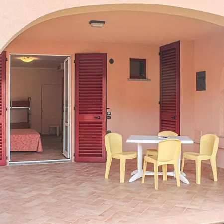 Lovely In Puntone With Kitchen