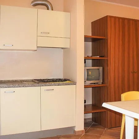 Lovely In Puntone With Kitchen *